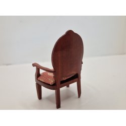 Stol i tr (brugt/lidt defekt)