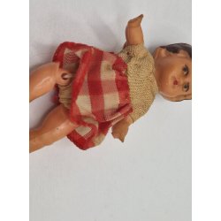 Tysk dukke i plastik (vintage/DEFEKT) 6 cm