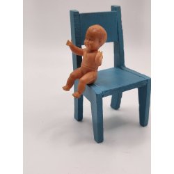 Baby dukke i plastik (brugt) 4 cm