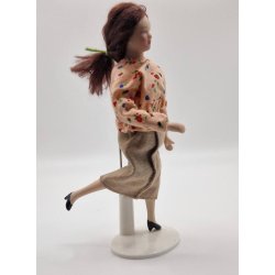 Dukke dame i delvis porceln. Scala 1:12 (brugt) 14,5 cm