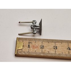 Lysestage med 2 nsten hvide lys i tin. (Vintage fra 1940'erne)