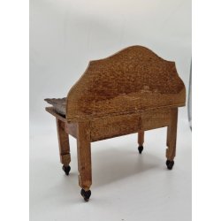 Kkken anretter bord med indhold (vintage fra 1928)