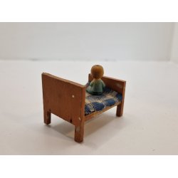 Lille seng med dukke (vintage. Muligvis tysk)