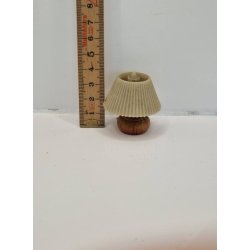 Lampe p tr fod med plisseret lampeskrm i plastik (vintage) uden strm