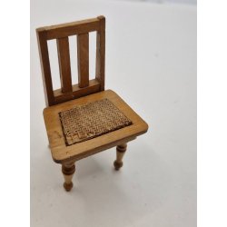 Spisebordsstol i tr med flettet sde. Schneegas