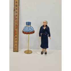 Gulvlampe med metal stativ. Uden strm (vintage)