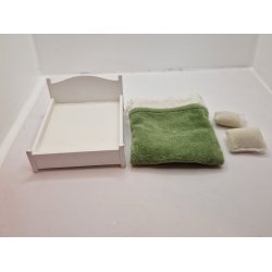 Dobbeltseng i tr, inkl sengetj og 2 puder (brugt)