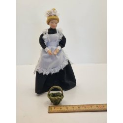 Flettet kurv i grn (brugt)