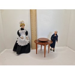 Rundt bord i tr (brugt)