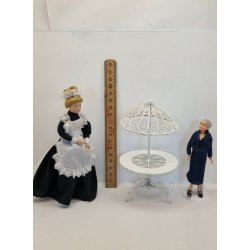 Havebord med parasol i metal (brugt)