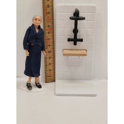 Bruseniche i tr og plastik (ny)