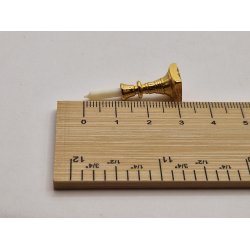 2 lysestager i metal (brugte/som nye)