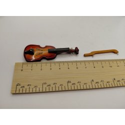 Violin med bue i tr� (brugt)