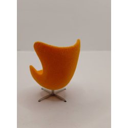 �gget i orange. Skala 1:16/18. Arne Jacobsen Minimii (ny udstillings model)