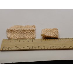 2 h�ndkl�der (h�ndlavet) De er gammel rosa/lakse farvet p� billedet snyder