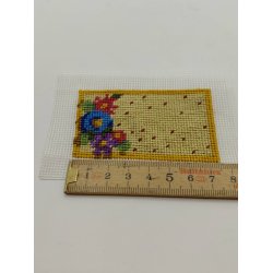 T�ppe, billede. F�rdig broderi (h�ndlavet)