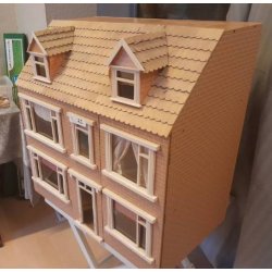 Dukkehus skala 1:12 (brugt/med fejl) SENDES IKKE