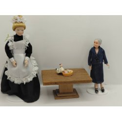 H�ne p� rede/kurv i resin (ny)