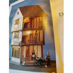 Making doll's house in 1:12 scale. Bog p� engelsk (brugt/lidt defekt)
