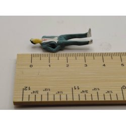 Meget lille dukke (brugt) 1:48