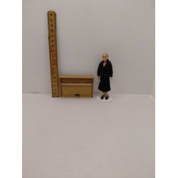 Klaver i tr� (brugt) 1:16/1:18