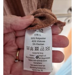 Rosa farvet strikket kjole (ny) M�rke. VRS Wotan Str L/40