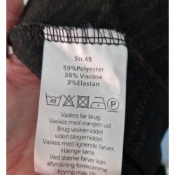 Nederdel i sort og brun (brugt) Str 48