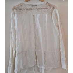 Skjortebluse med blonder og mange andre fine detaljer (brugt) str 46/48 M�rke: Pas 