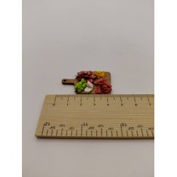 Tapas platte med p�lse, skinke, brie ost, cheddar stave og vindruer (delvis h�ndlavet)