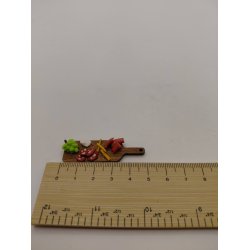 Tapas platte med p�lse, skinke, brie ost, cheddar stave og vindruer (delvis h�ndlavet)