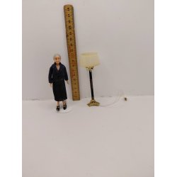 Gulv lampe. Lundby (brugt/lidt defekt) 5V