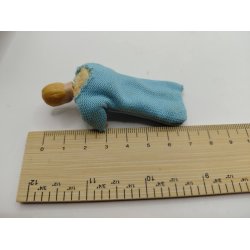 Baby dukke i sovepose. Caco (vintage)