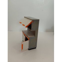 K�kken reol i plastik. Jean (brugt + malet) 1:18