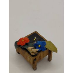 Blomster kumme i tr�. Lisa (brugt/lidt defekt)