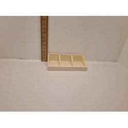 Hylde med 3 rum I umalet tr (ny)