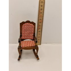 Gyngestol i tr (brugt)