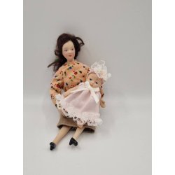 Baby dukke i porceln (brugt/som ny)