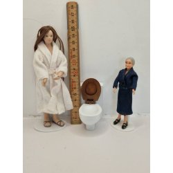 Toilet i tr (brugt)