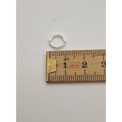 Smykke vedhng eller lille armbnd i metal ("slv") (nyt)  1 cm