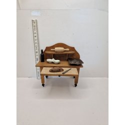 Kkken anretter bord med indhold (vintage fra 1928)