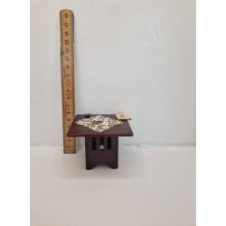 Bord i tr med indhold (vintage fra 1929)