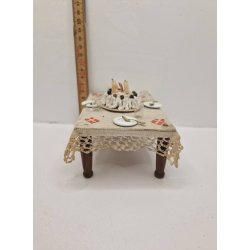 Fdselsdags bord med indhold (vintage/delvis hndlavet)