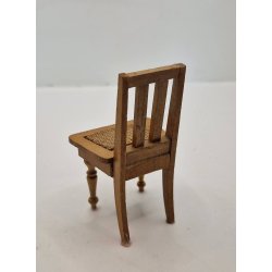 Spisebordsstol i tr med flettet sde. Schneegas