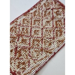 Tppe 13 x 7 cm (hnd broderet)