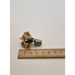 Blomster i metal potte (vintage)