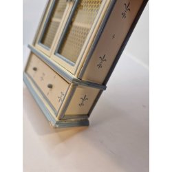 Flueskab i tr (nyt/lidt defekt)