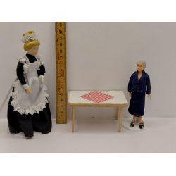 Bord i tr� med papirs dug. Lundby (vintage/lidt defekt)