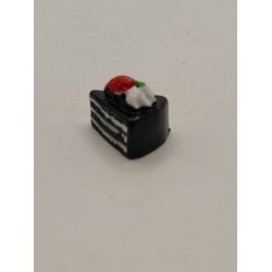 Chokolade kage med jordb�r i plastik (nyt)