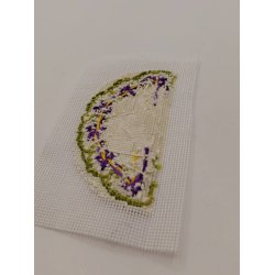 M�tte/t�ppe f�rdig broderi (h�ndlavet)