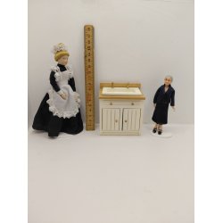 Skab med vask i tr�. Cremefarvet (brugt/som nyt)